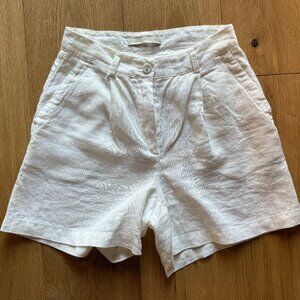 The perfect white linen shorts!  Yargici, NWOT, 0